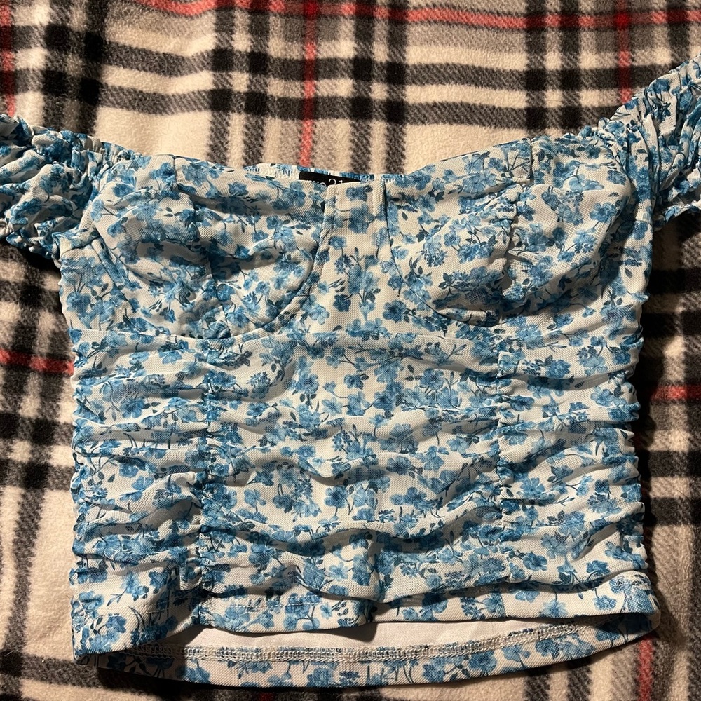 Floral cropped corset-esque top